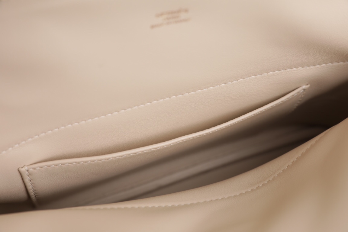 에르메스 볼리드27 나타 화이트 금장 앱송